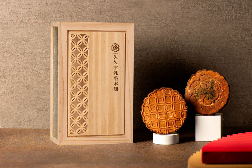 蕾絲米帛燒-海棠窗花木盒 Lace Rice Crisp-Hand Carved Wooden Gift Box